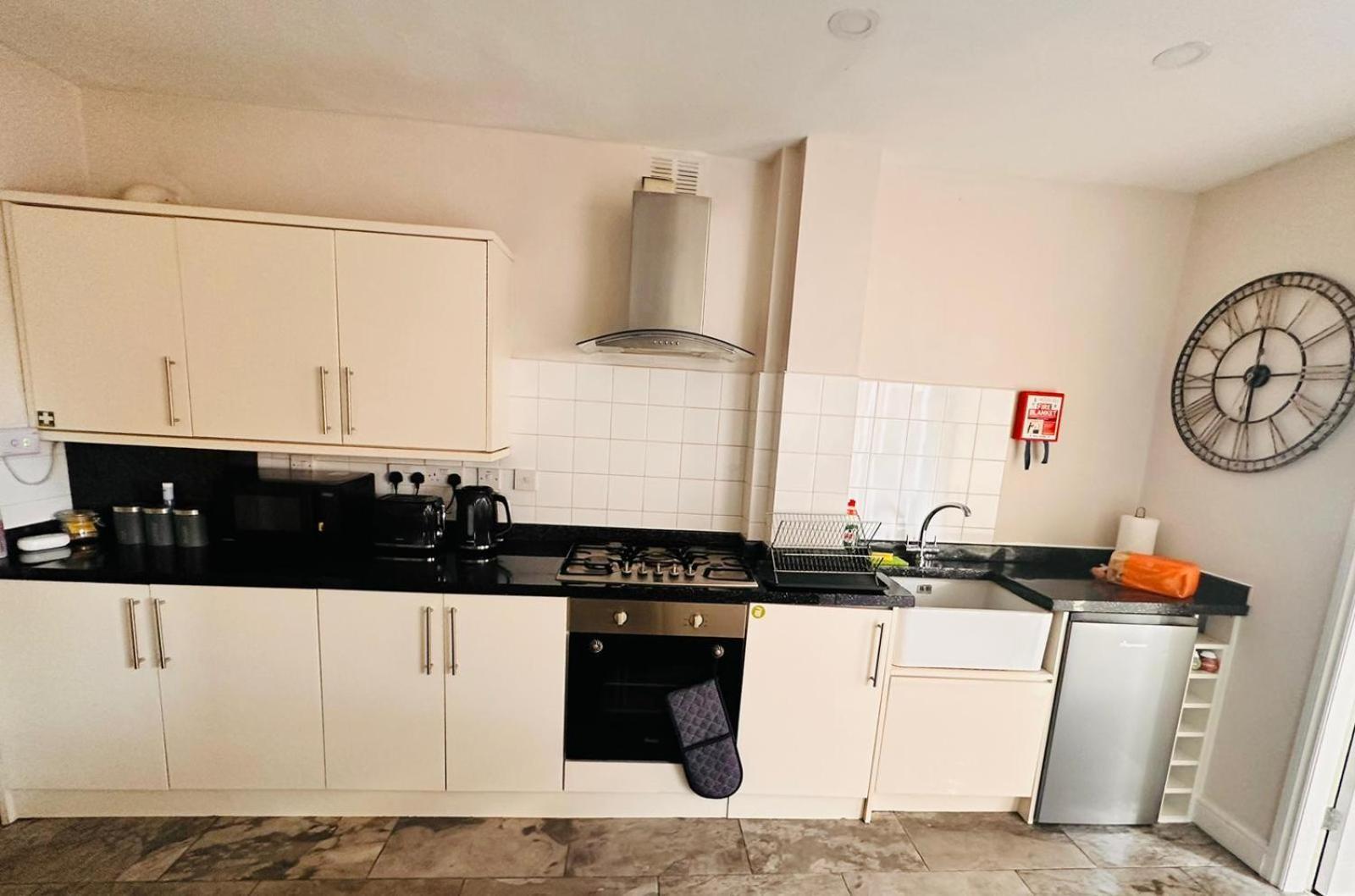 Birmingham Blissful Apartment With 2 Bedrooms المظهر الخارجي الصورة
